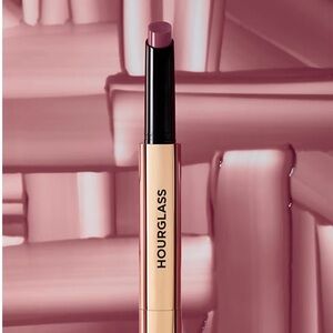 ⌛️Hourglass Cosmetics⌛️
💄Phantom Glossy Balm in Desire💄
        🌟NEW IN BOX🌟